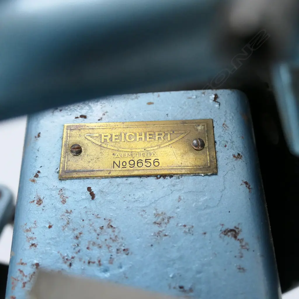 VICE MOUNTED CARL REICHERT  MICROTOME,  BLUE ANODIZED, w BLADE IN 2 BOXES Image 1++